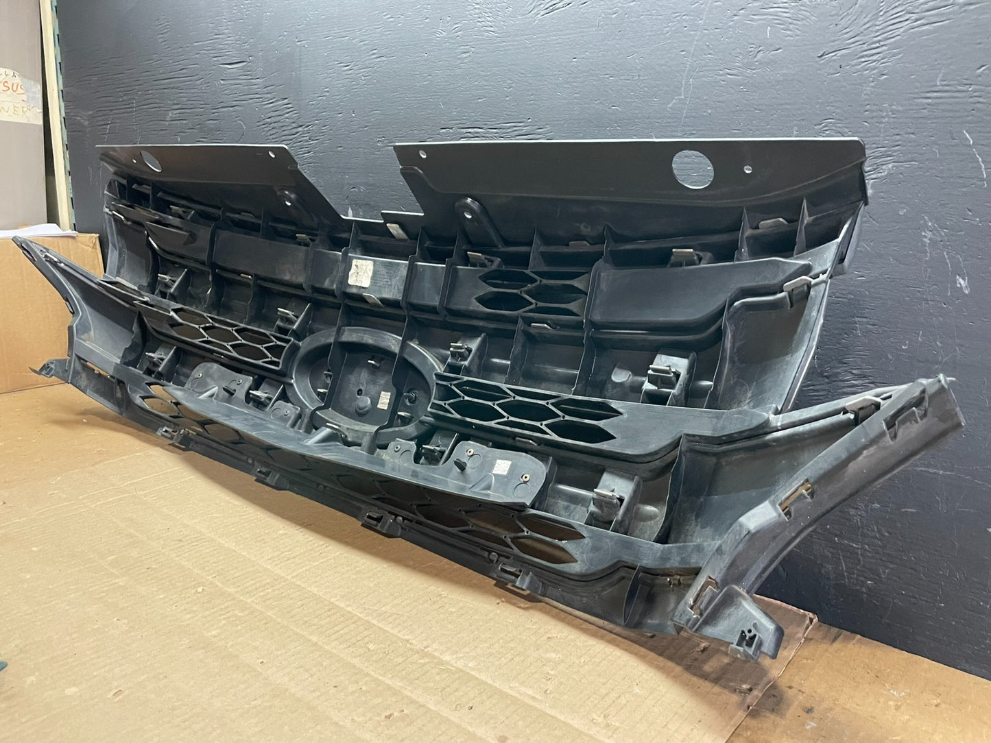 2011 2012 2013 Ford Edge Front Upper Chrome Grille Grill  ab7629 DG7