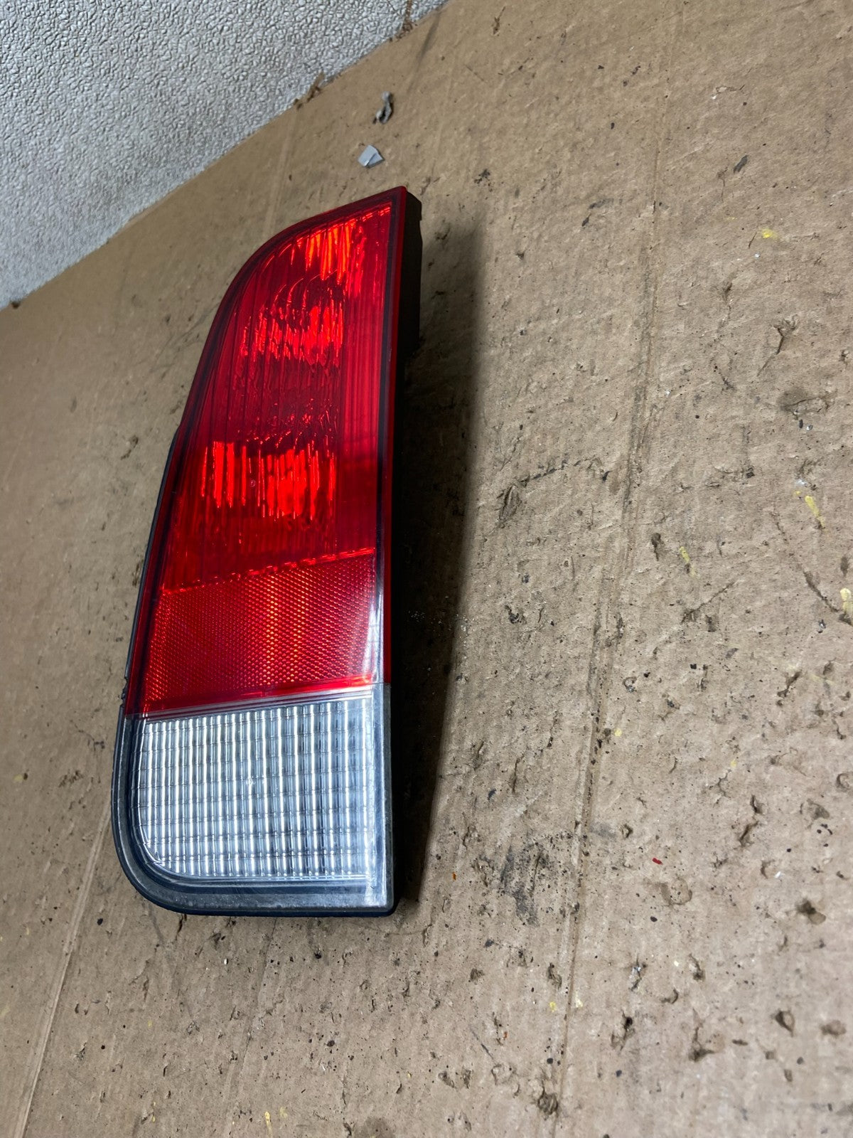 2003 to 2005 Lincoln Aviator Right Passenger Inner Tail Light Side OEM AA4200 DW1