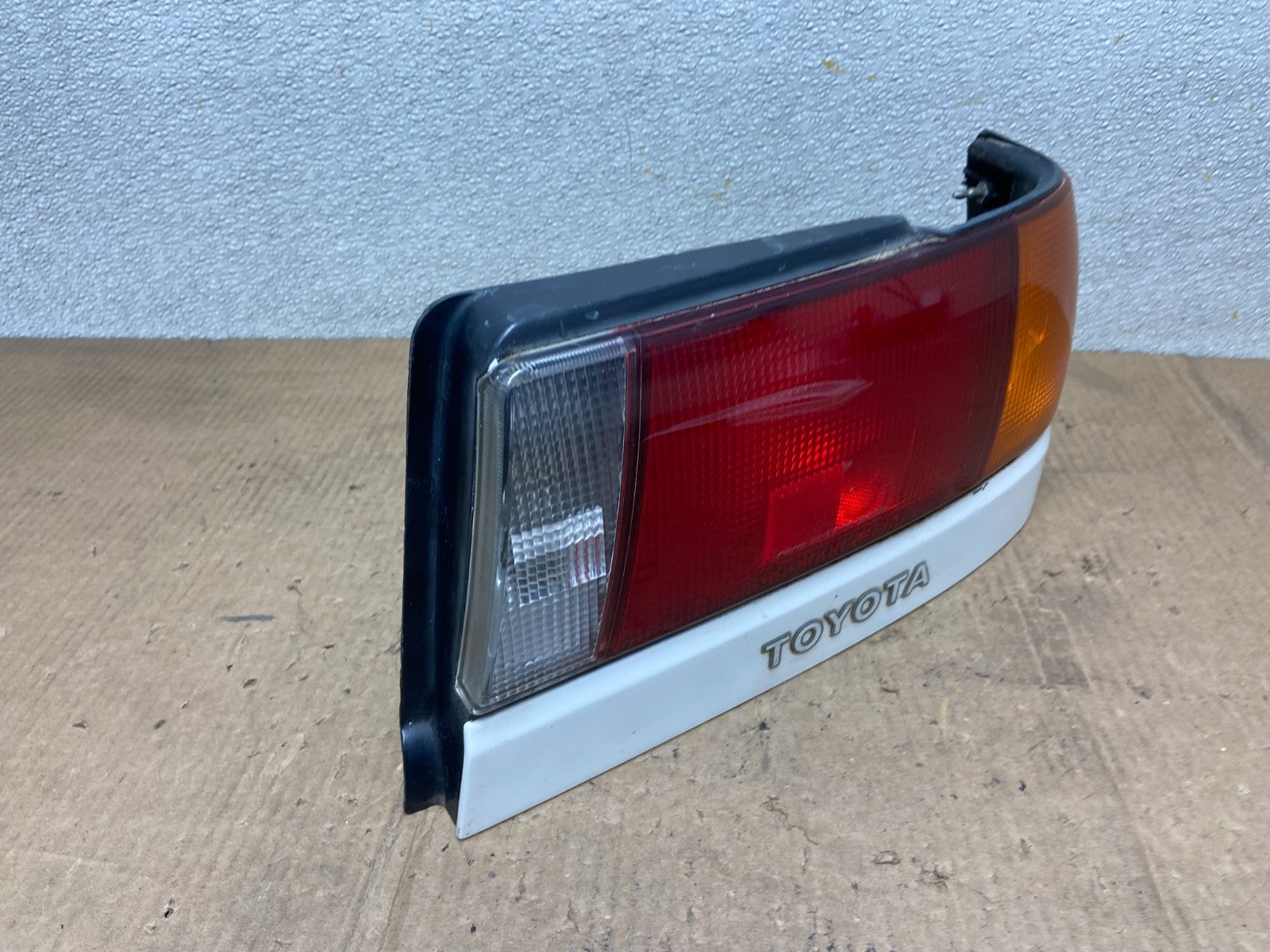 1991 to 1994 Toyota Tercel Right Passenger RH Side Tail Light Oem aa6712 DG2