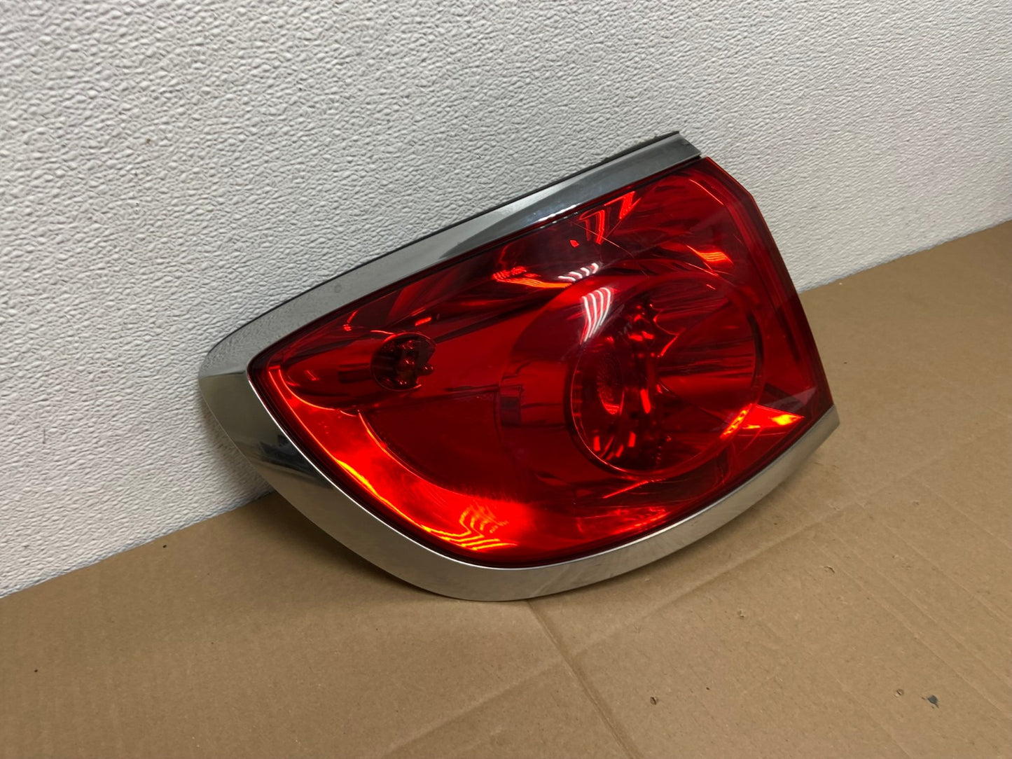 2008 to 2012 Buick Enclave Left Driver Side Lh Tail Light OEM AB8040 LK2