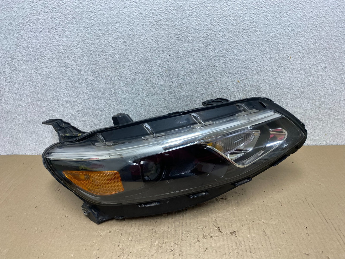2016 - 2018 Chevrolet Malibu Right Passenger RH Halogen Headlight AF2825 DW0