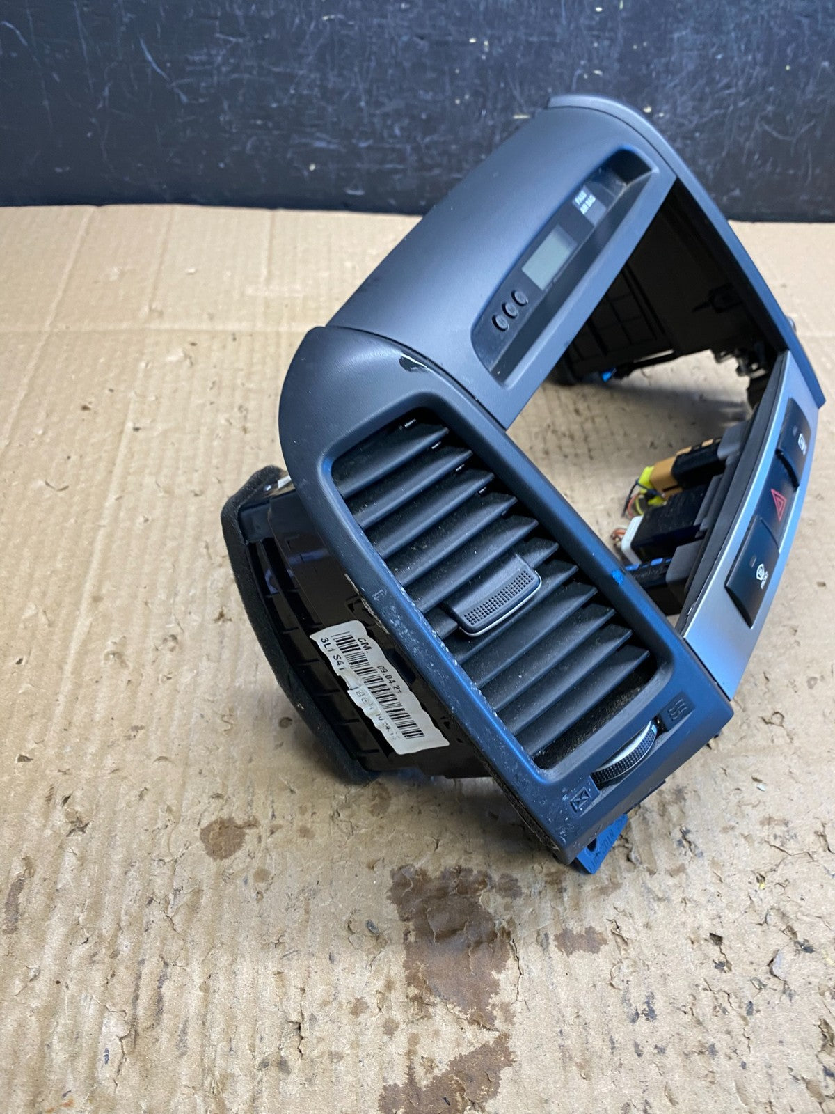 2007 to 2009 Hyundai Santa Fe Center Dashboard Radio Bezel Trim AD1871 DG2