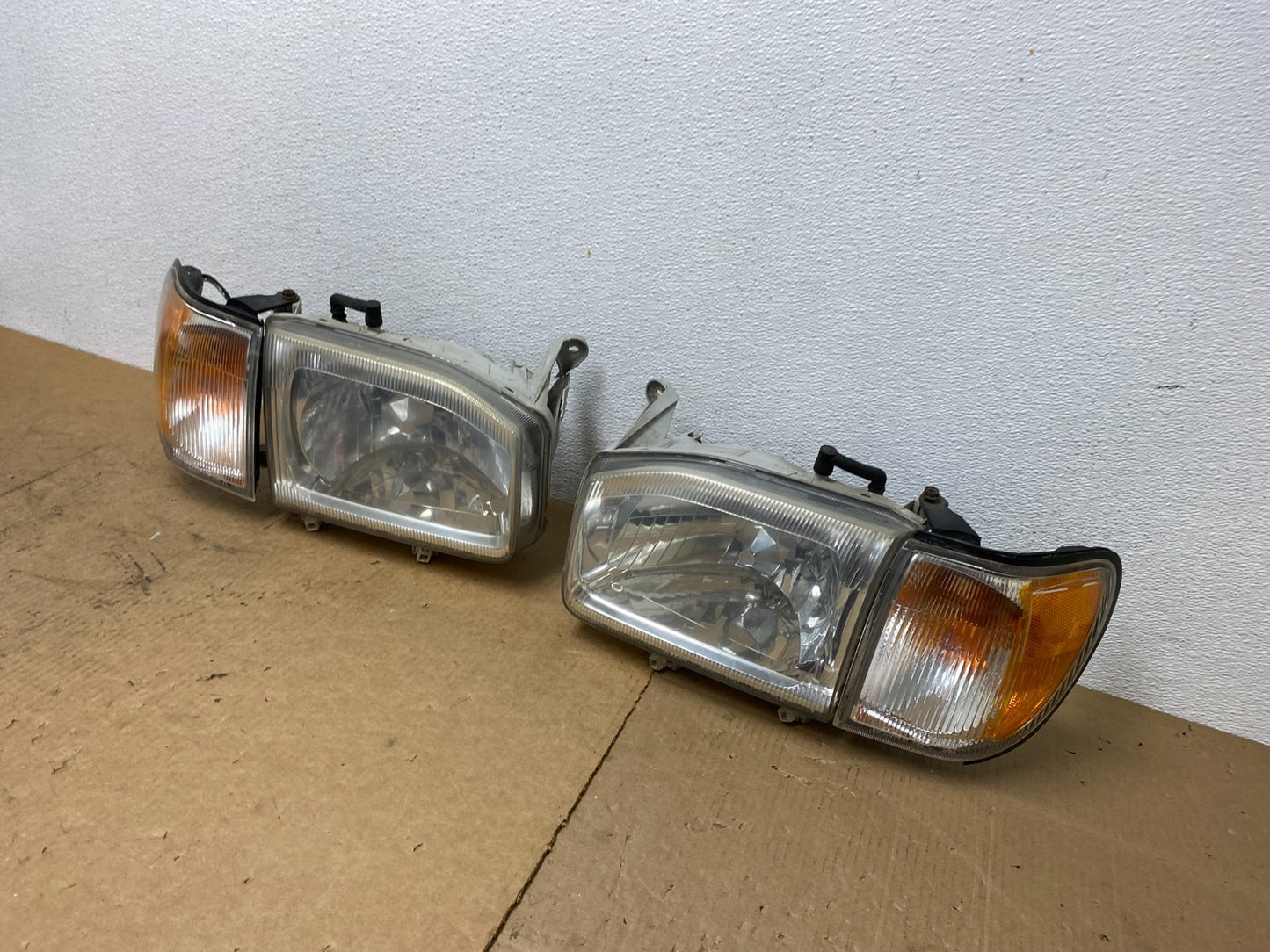 1999-2004 Nissan Pathfinder Left+Right Side Set Halogen Headlights Oem AC3428 DW1