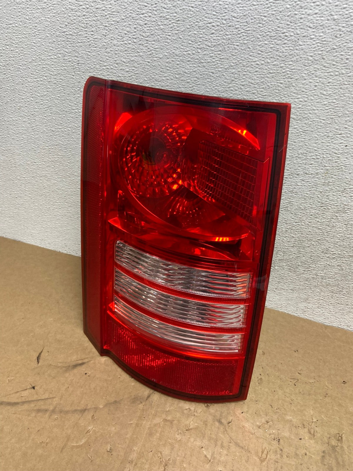 2008-2010 Chrysler Town and Country Left Driver Tail Light AG0566 LK0