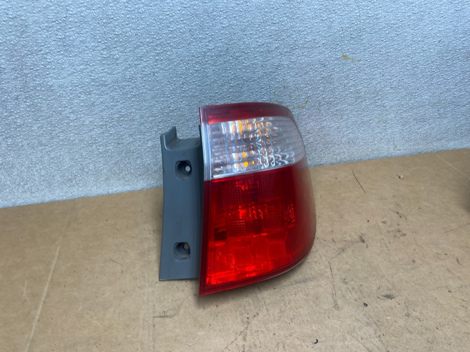 2005 2006 2007 Honda Odyssey Right Passenger RH Side Tail Light Oem X4708 DW2