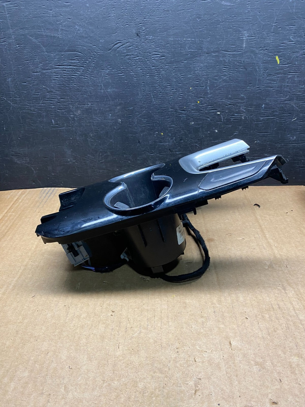 2013 to 2016 Ford Fusion Front Center Console Cup Holder Cupholder OEM i4735 DG12