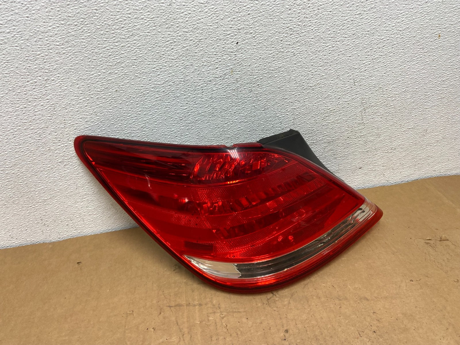 2005-2010 Toyota Avalon Left Driver Lh Side Tail Light AC8510 DW0