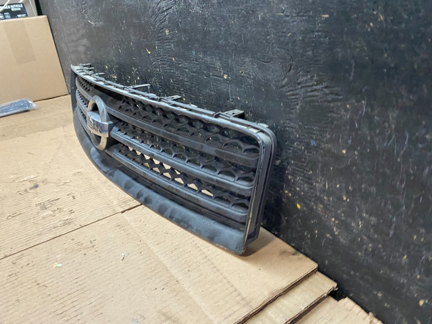 2009 to 2011 Nissan Maxima Front Upper Grill Grille 62070-9N00A W2566 DG1
