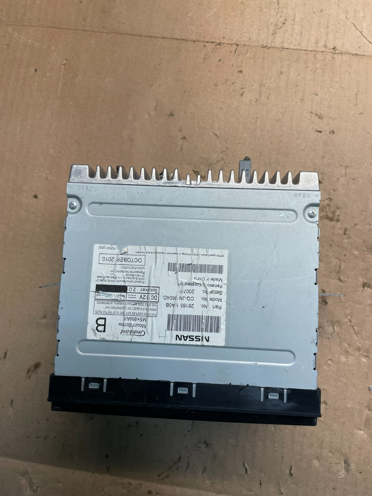 2011 Nissan Quest Radio Receiver Sat AM FM CD Screen Display U1820 DG4