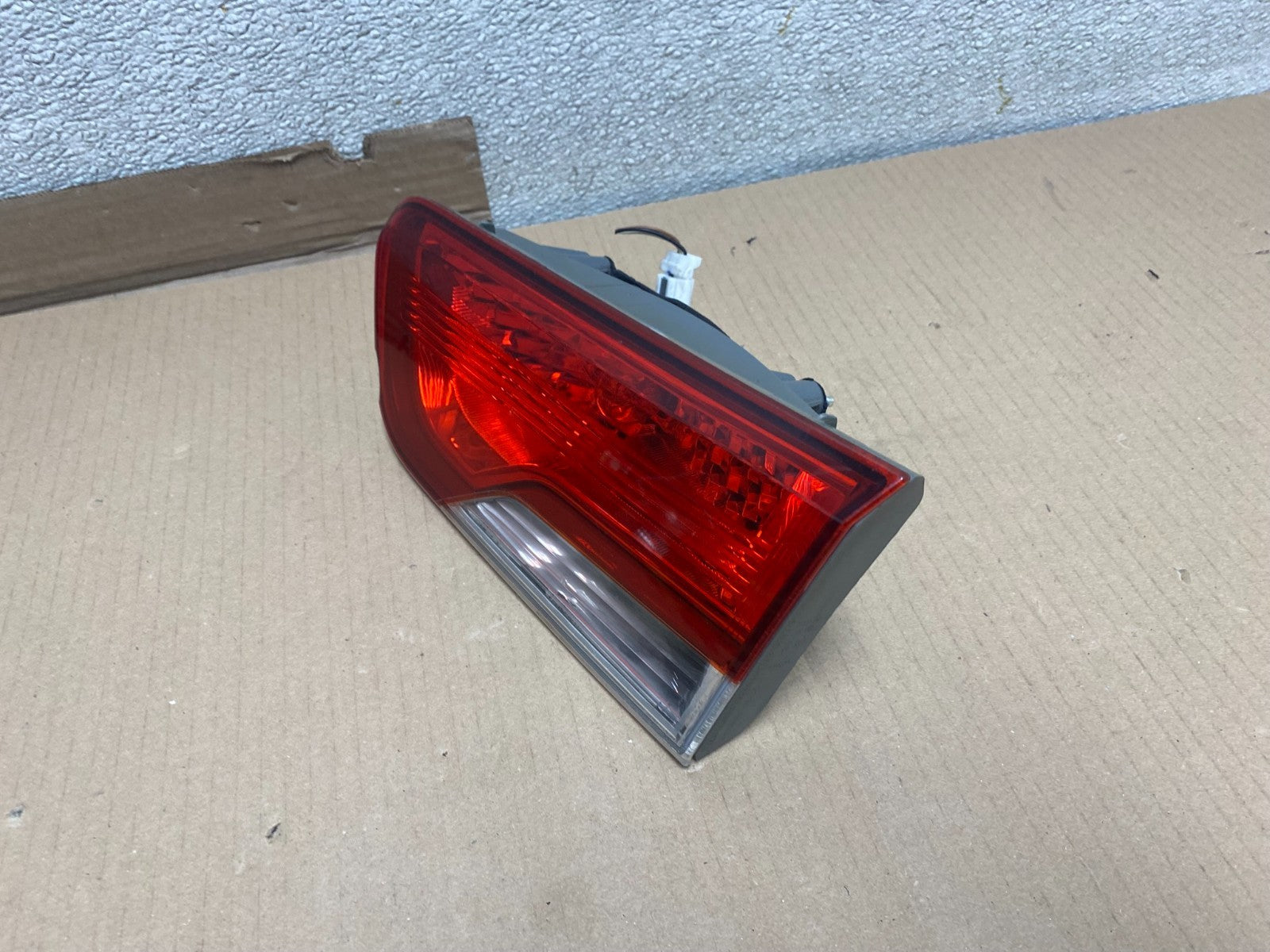 2010 to 2013 Kia Forte Koup Right Passenger RH Inner Tail Light OEM U2534 DW1