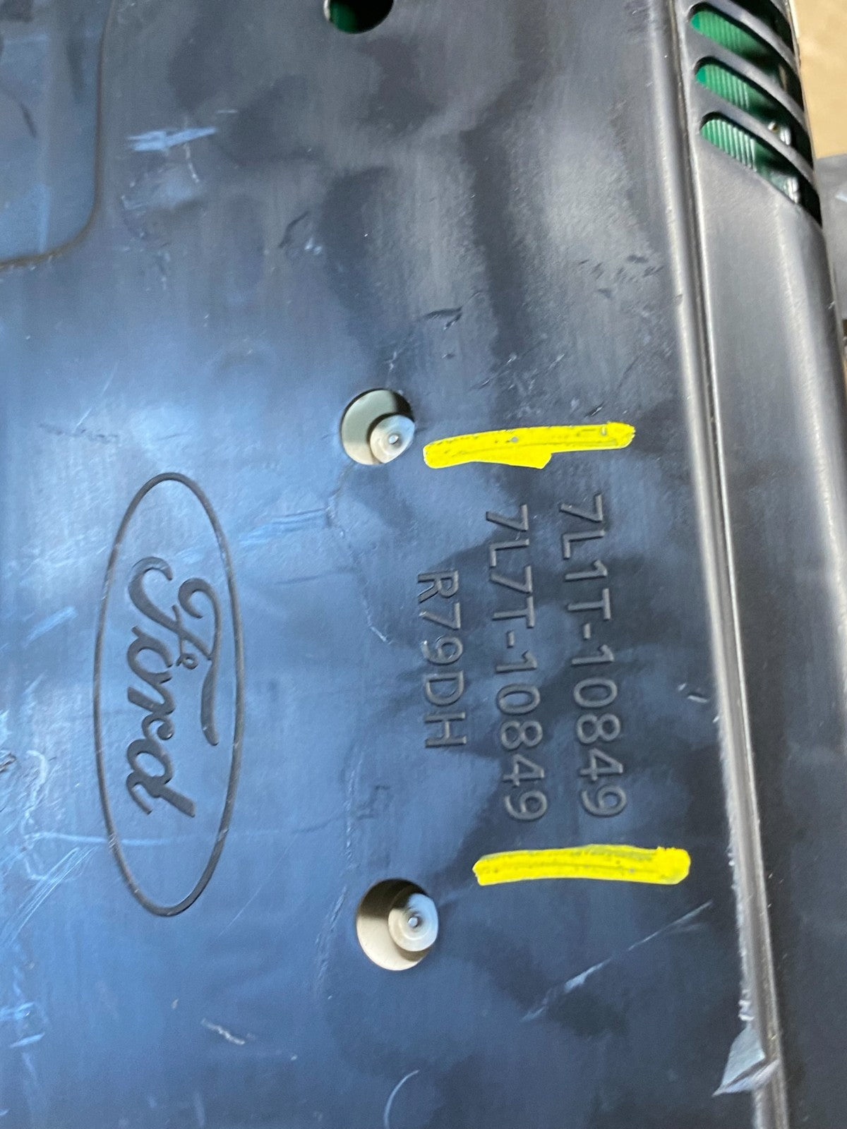 2007 2008 Ford  Expedition Speedometer Cluster Gauge OEM s6529 DG7