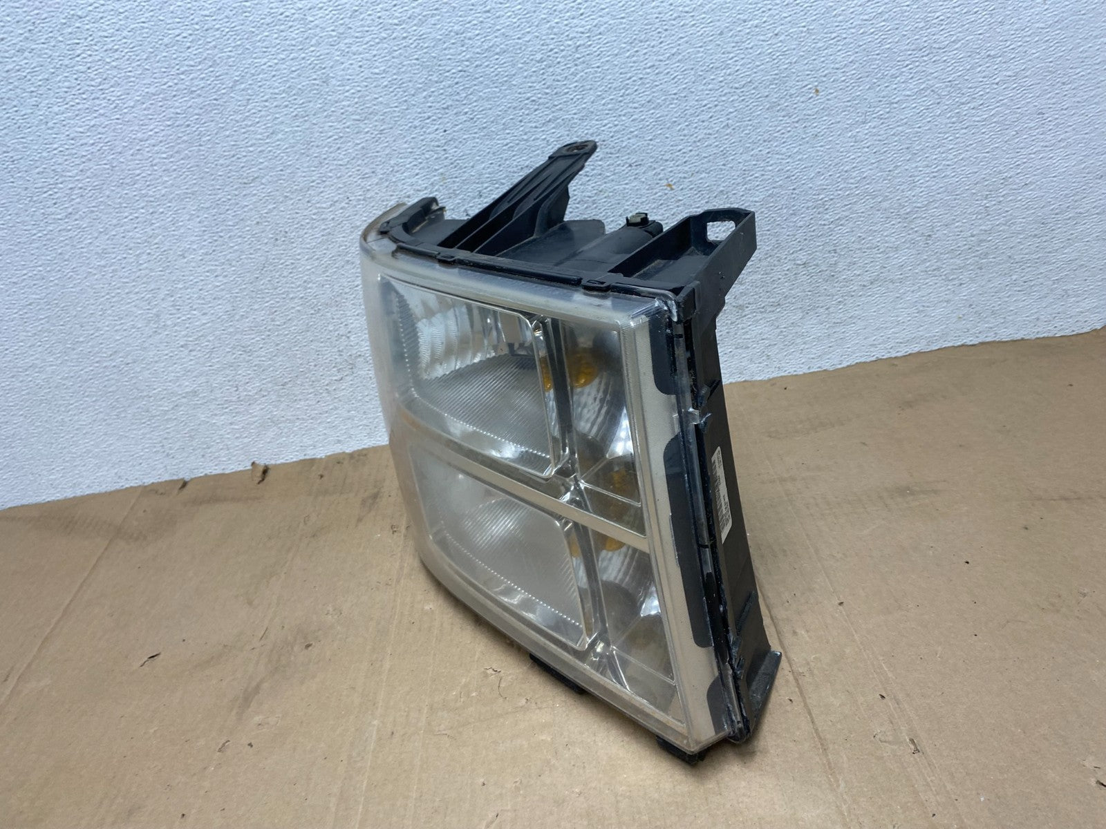2007 - 2014 GMC Sierra Right Passenger RH Halogen Headlight AE9102 DW1