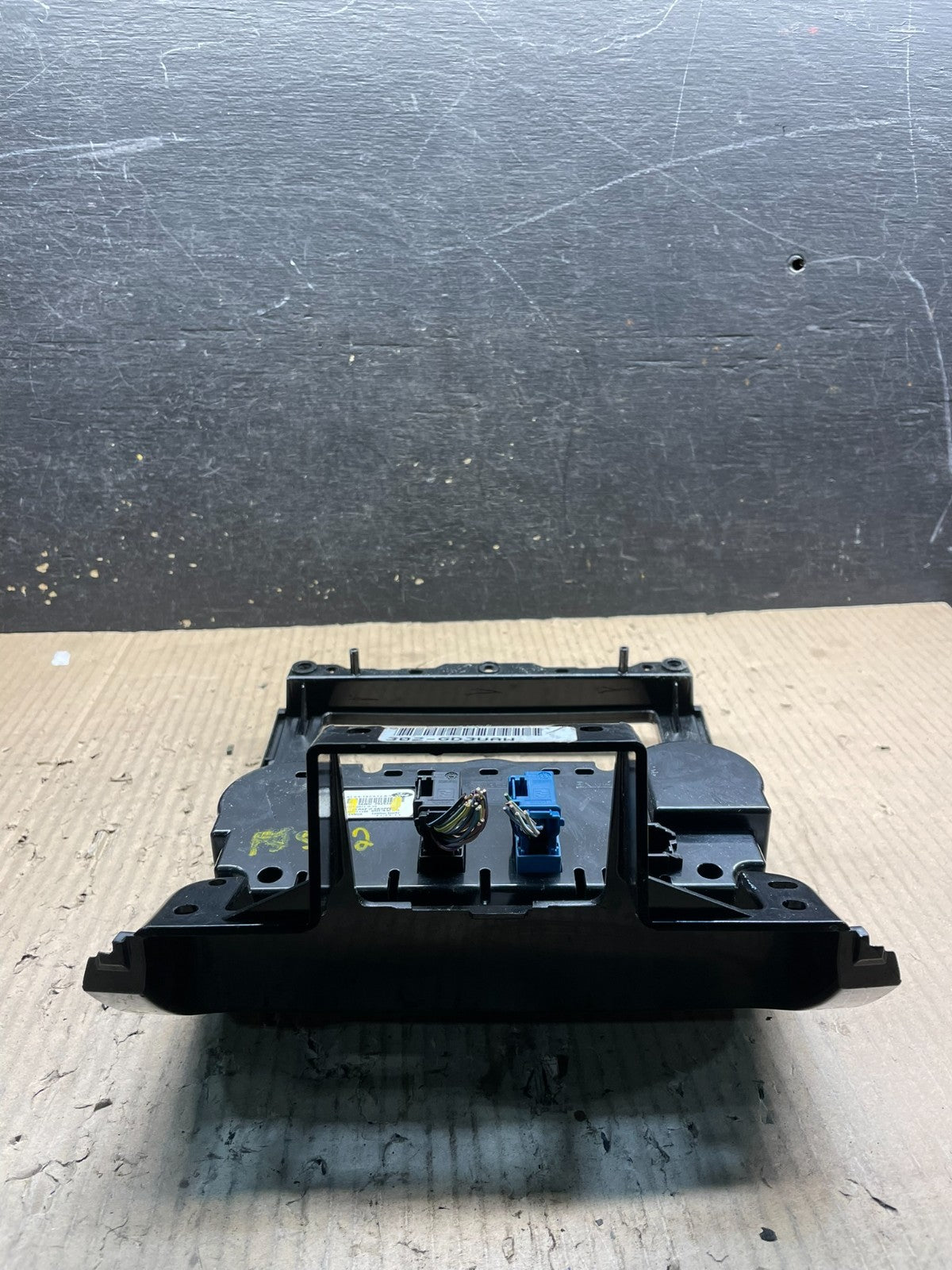 2010 to 2012 Ford Escape Ac Heater Climate Control Radio Bezel Trim Oem X0907 DG5