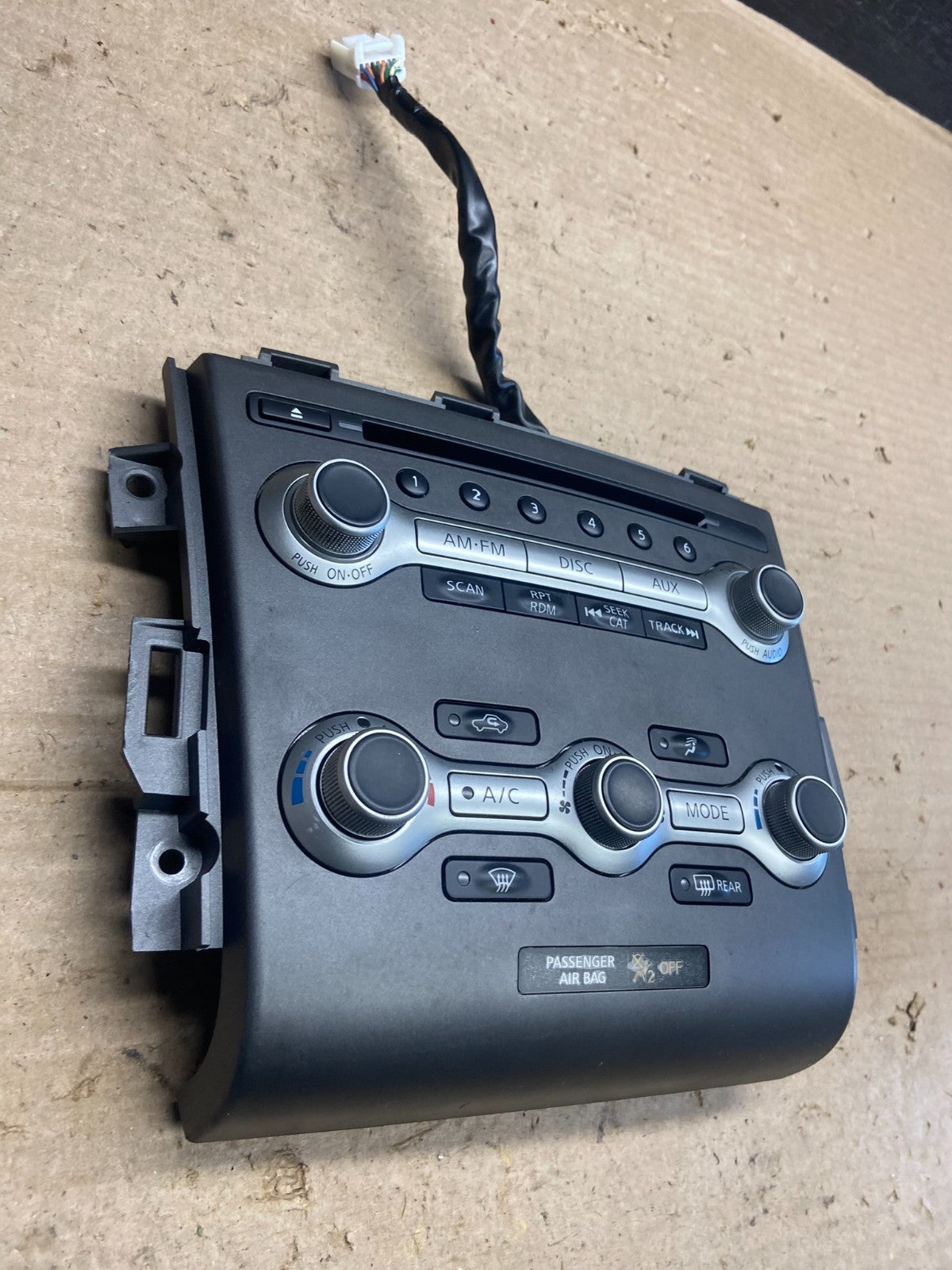 2011 - 2014 Nissan Murano AM FM Radio CD Climate Control Panel AH5356 DG2