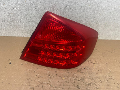 2003 to 2004 Infiniti G35 Right Passenger Rh Side Tail Light OEM R1071 DW0
