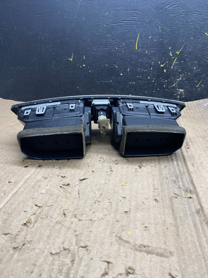 2013 to 2015 Nissan Sentra Air Vents Top Dash Center W/Hazzard Switch X1954 DG4