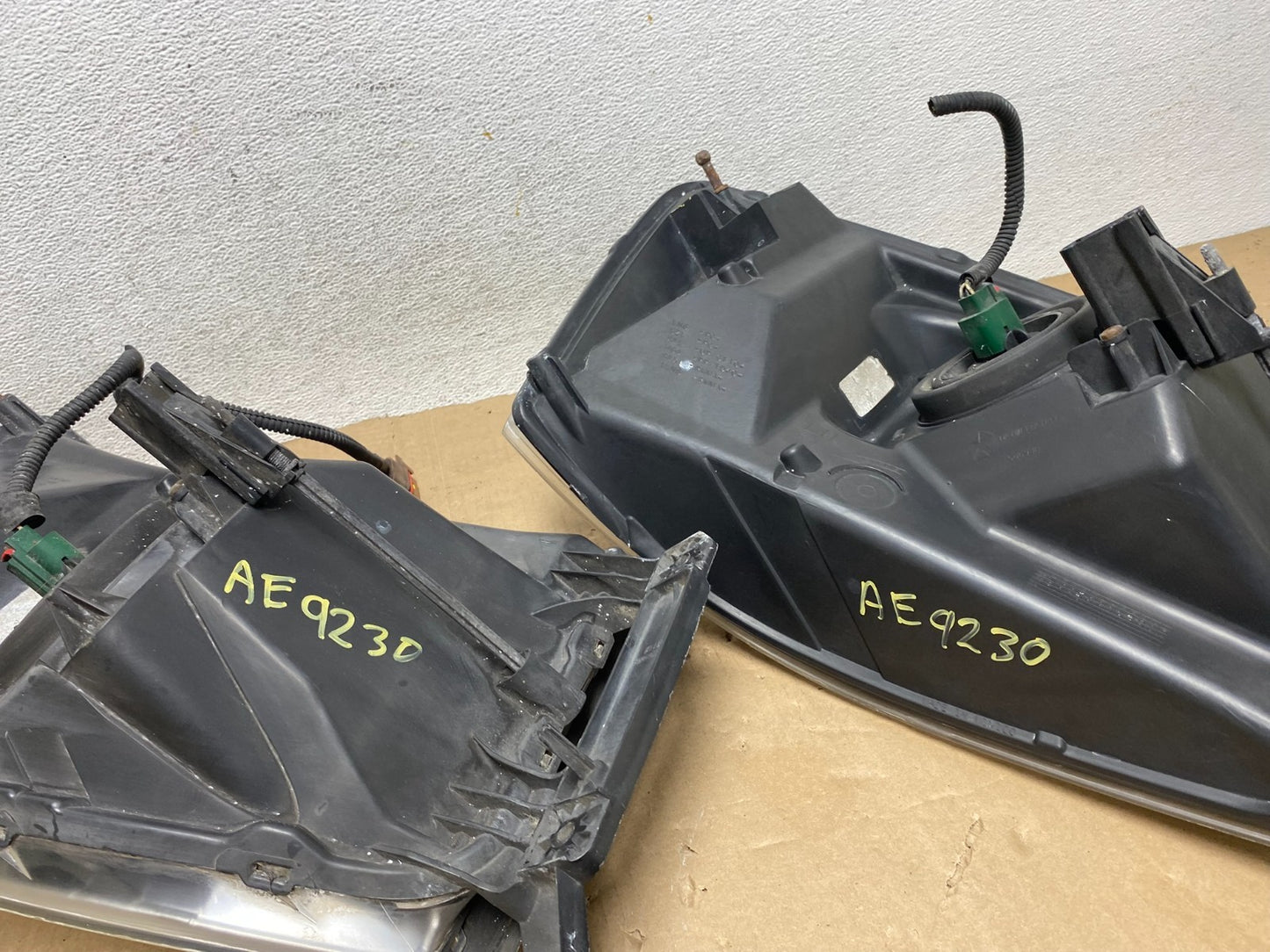 2006 to 2008 Dodge Ram Left+Right Side Set Halogen Headlights AE9230 DW11
