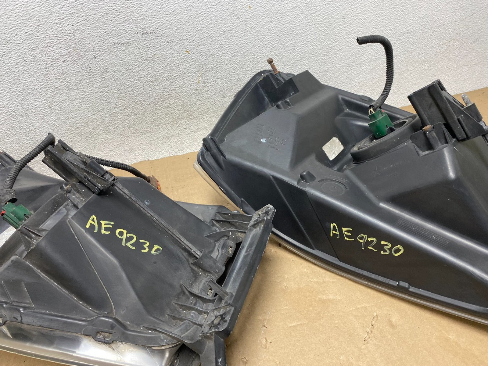 2006 to 2008 Dodge Ram Left+Right Side Set Halogen Headlights AE9230 DW11