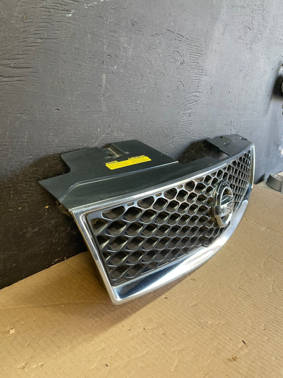 2010 to 2012 Nissan Sentra Front Upper Grill Grille AE3704 DG2