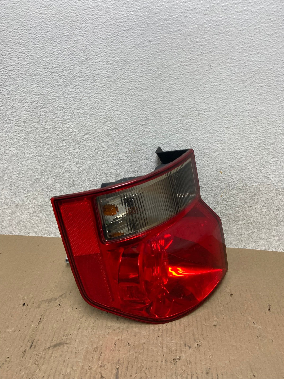 2003 to 2008 Honda Element Left Driver LH Side Tail Light AE7117 LK2