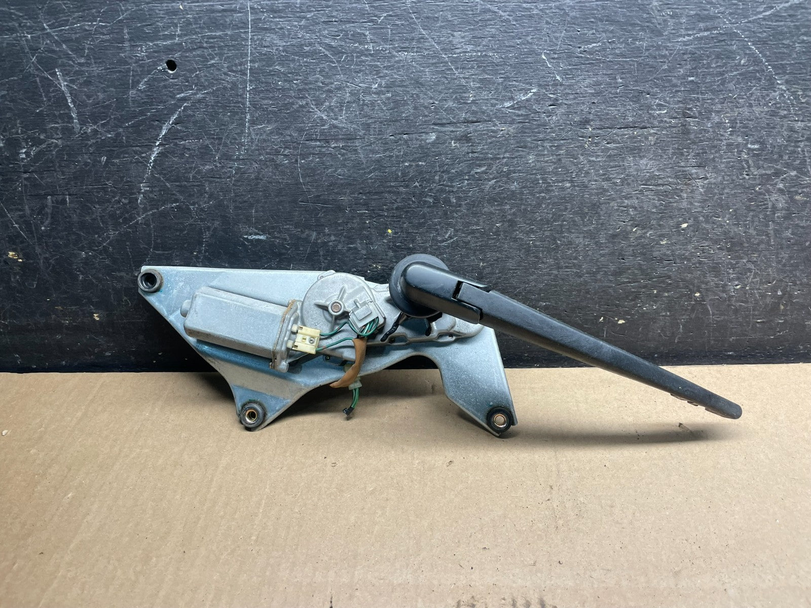 2003 to 2011 Honda Element Rear Windshield Washer Wiper Motor U9259 PS0