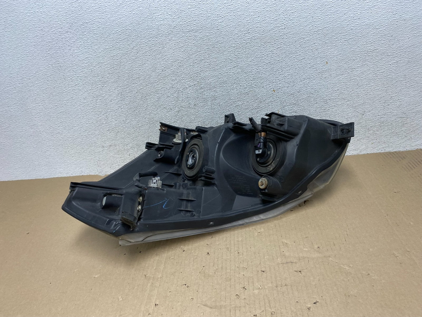 2004 to 2009 Nissan Quest Right Passenger RH Black Headlight AG6891 DW5