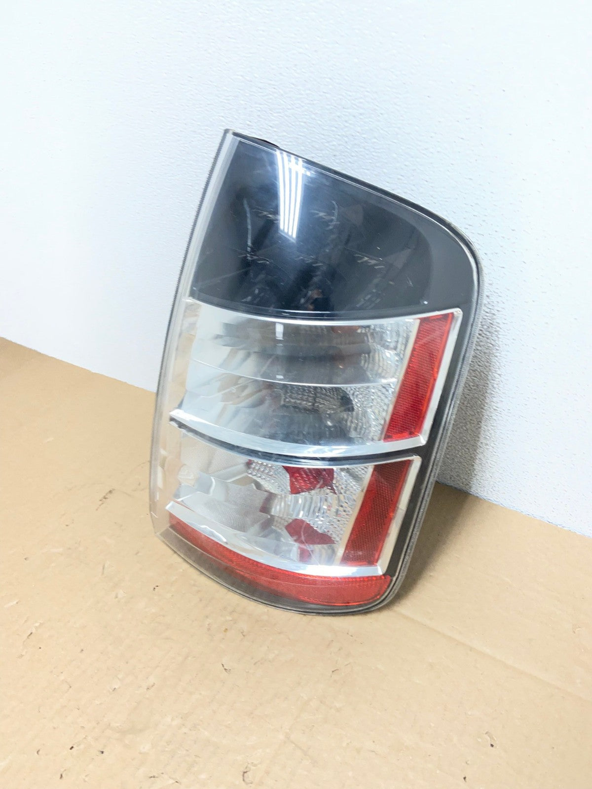 2004 - 2005 Toyota Prius Right Passenger Side Rh Tail Light AB6216 LK1