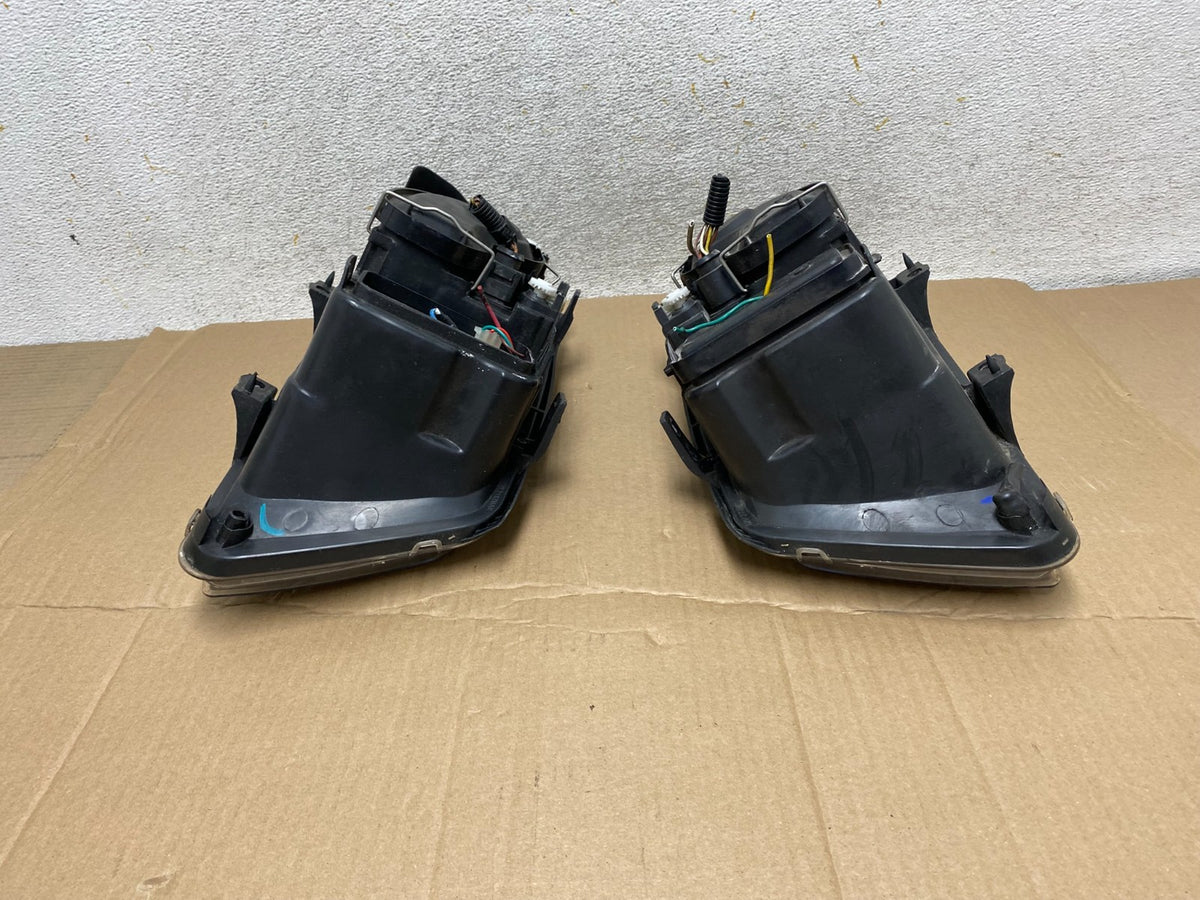 2002 to 2004 Volkswagen Jetta Left+Right Headlights AI1146 DW9