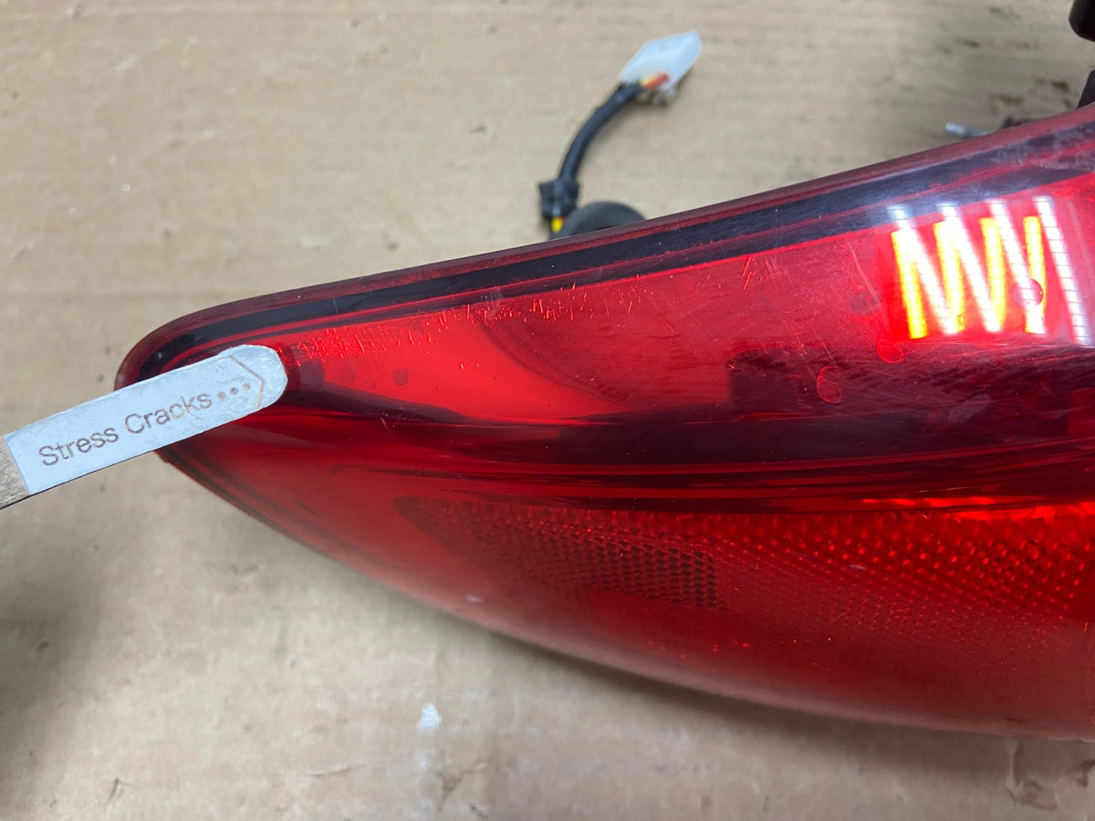 2010 to 2012 Hyundai Santa Fe Left Driver Side LH Tail Light AH8897 LK4