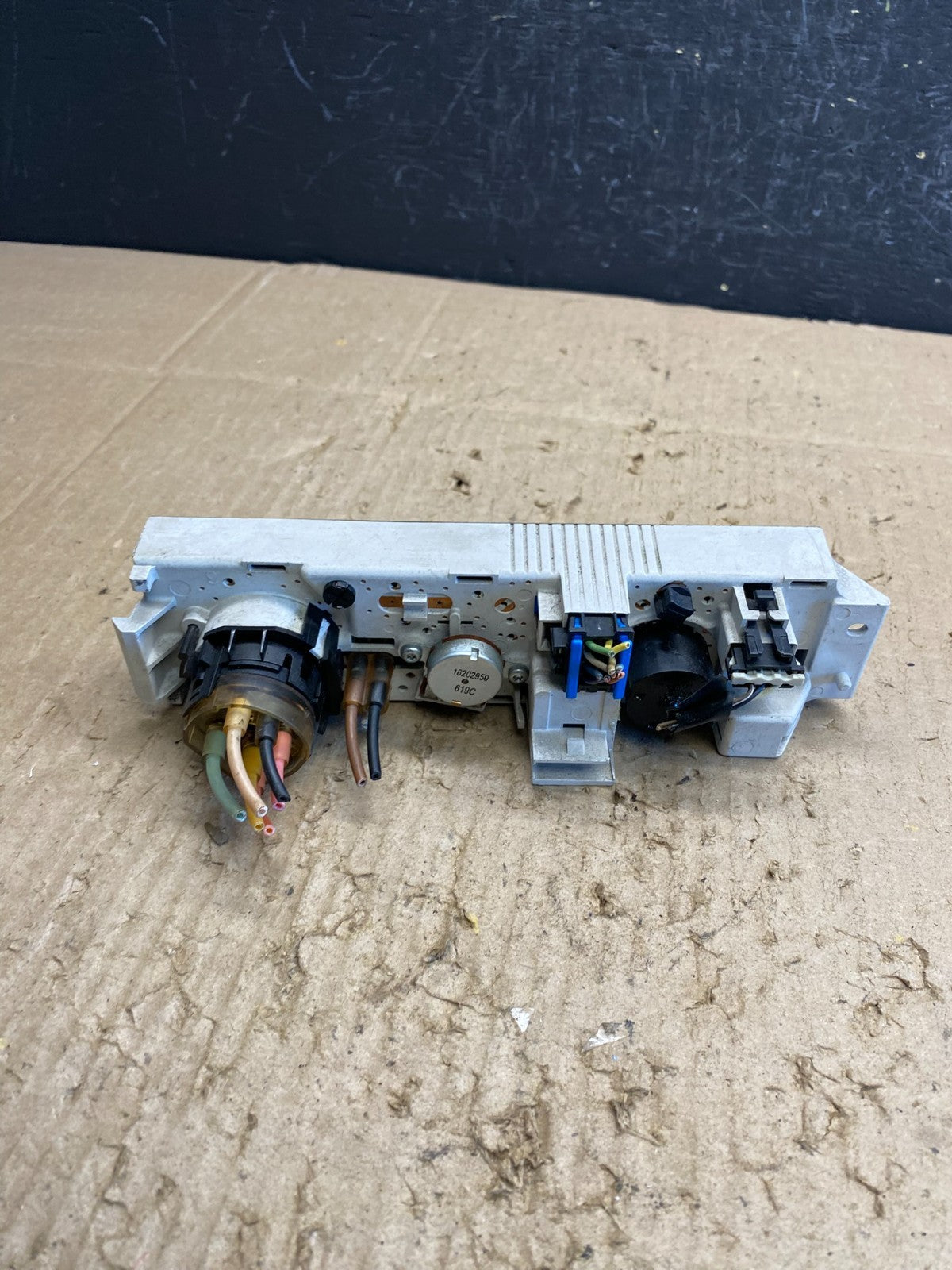 2001 - 2007 GMC Chevrolet Express 1500 Climate Control A/C AC4670 DG3