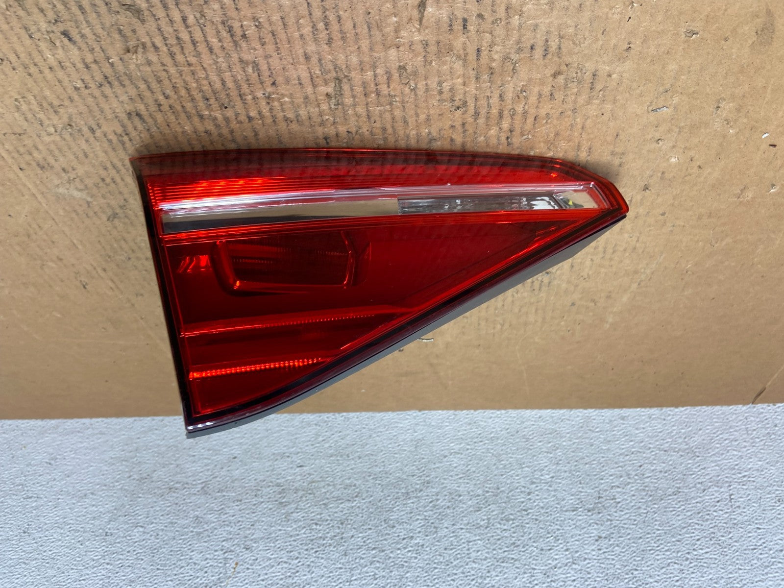 2016-2019 Volkswagen Passat Left Driver Side Inner Tail Light AE1268 PS0