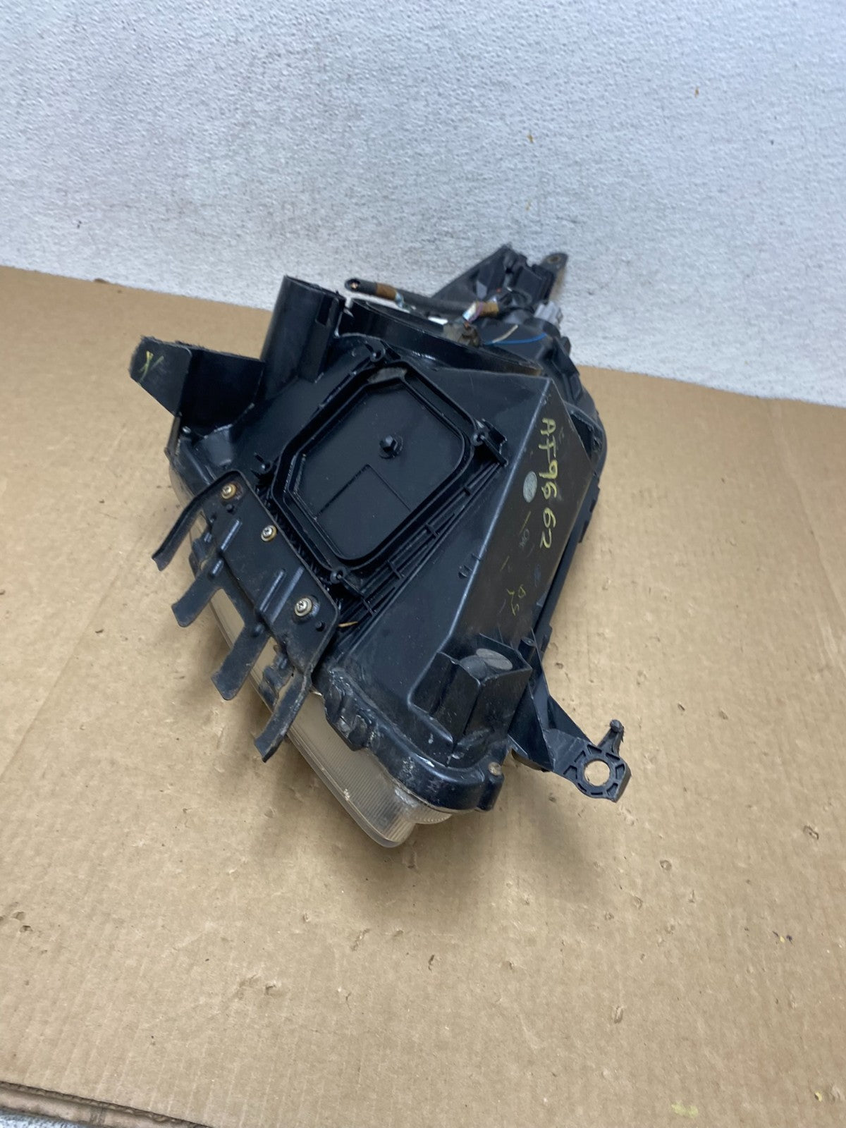 2006-2009 Toyota Prius Left Driver LH Side Blue Headlight Halogen AF9662 DW11