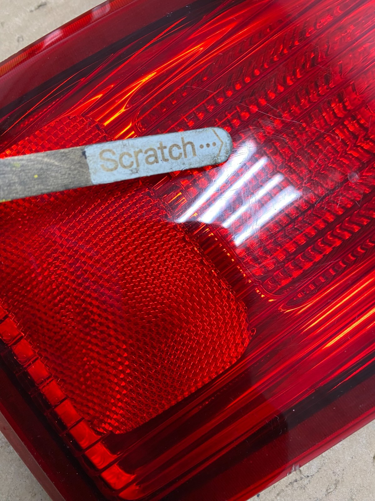 2003-2006 Lincoln Navigator Right Passenger Side Tail Light Inner OEM U8834 DW4