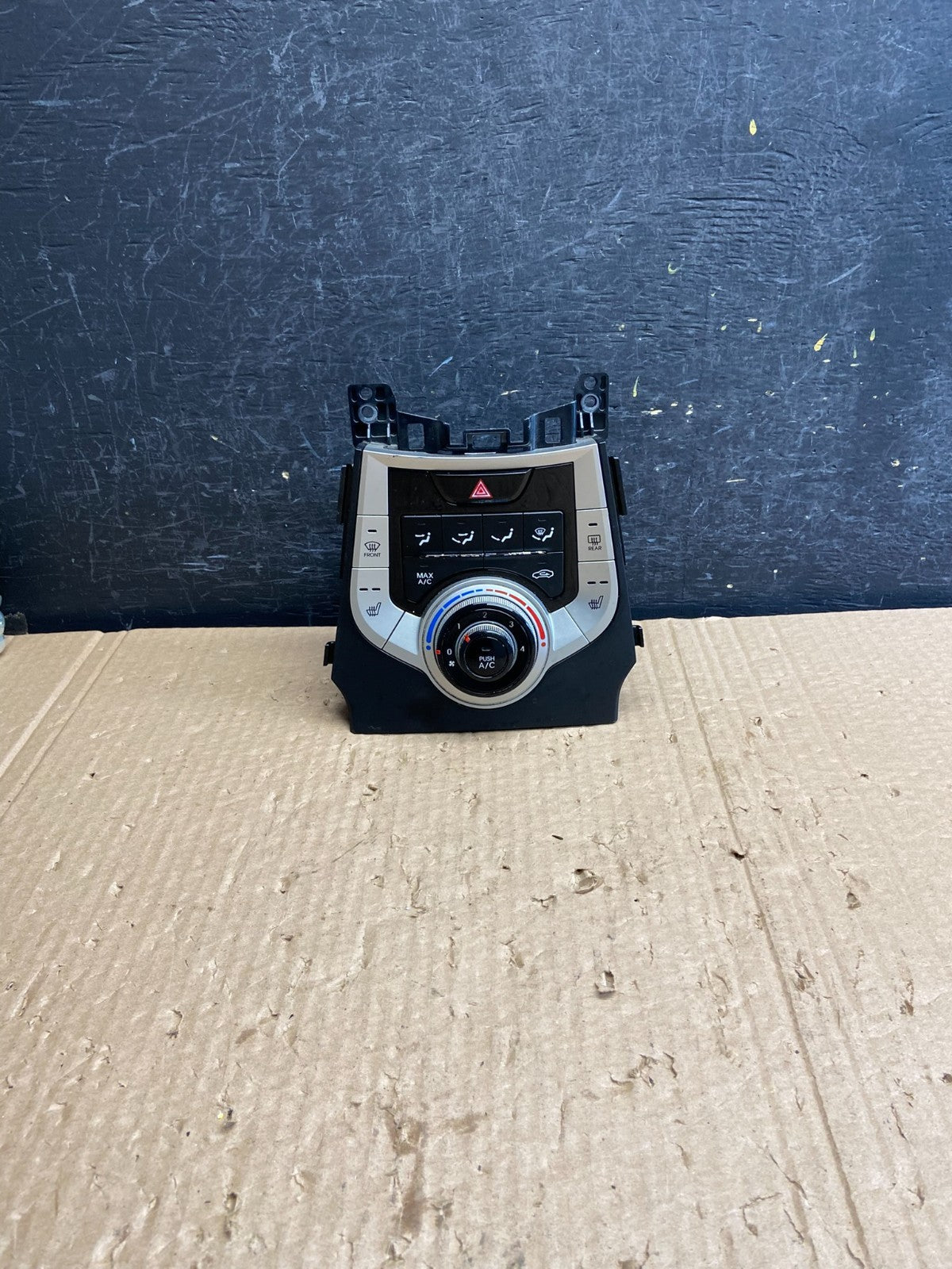 2011 - 2013 Hyundai Elantra Center Heater A/C AC Climate Control Panel AF6469 DW0