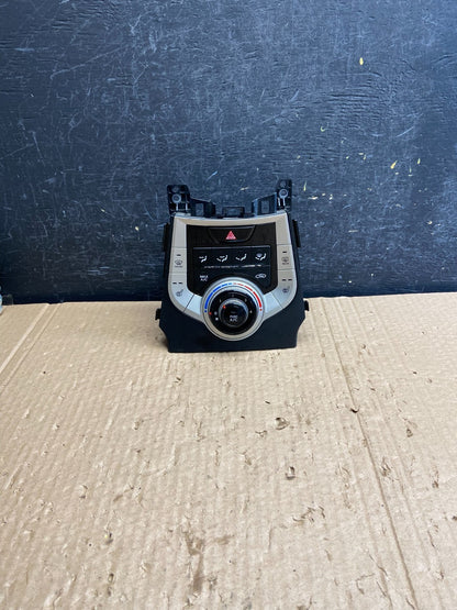 2011 - 2013 Hyundai Elantra Center Heater A/C AC Climate Control Panel AF6469 DW0