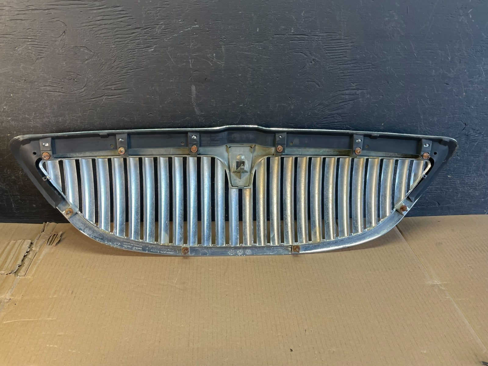 2003 to 2011 Lincoln Town Car Front Upper Grille Grill Chrome W/Emblem AE3571 DG3
