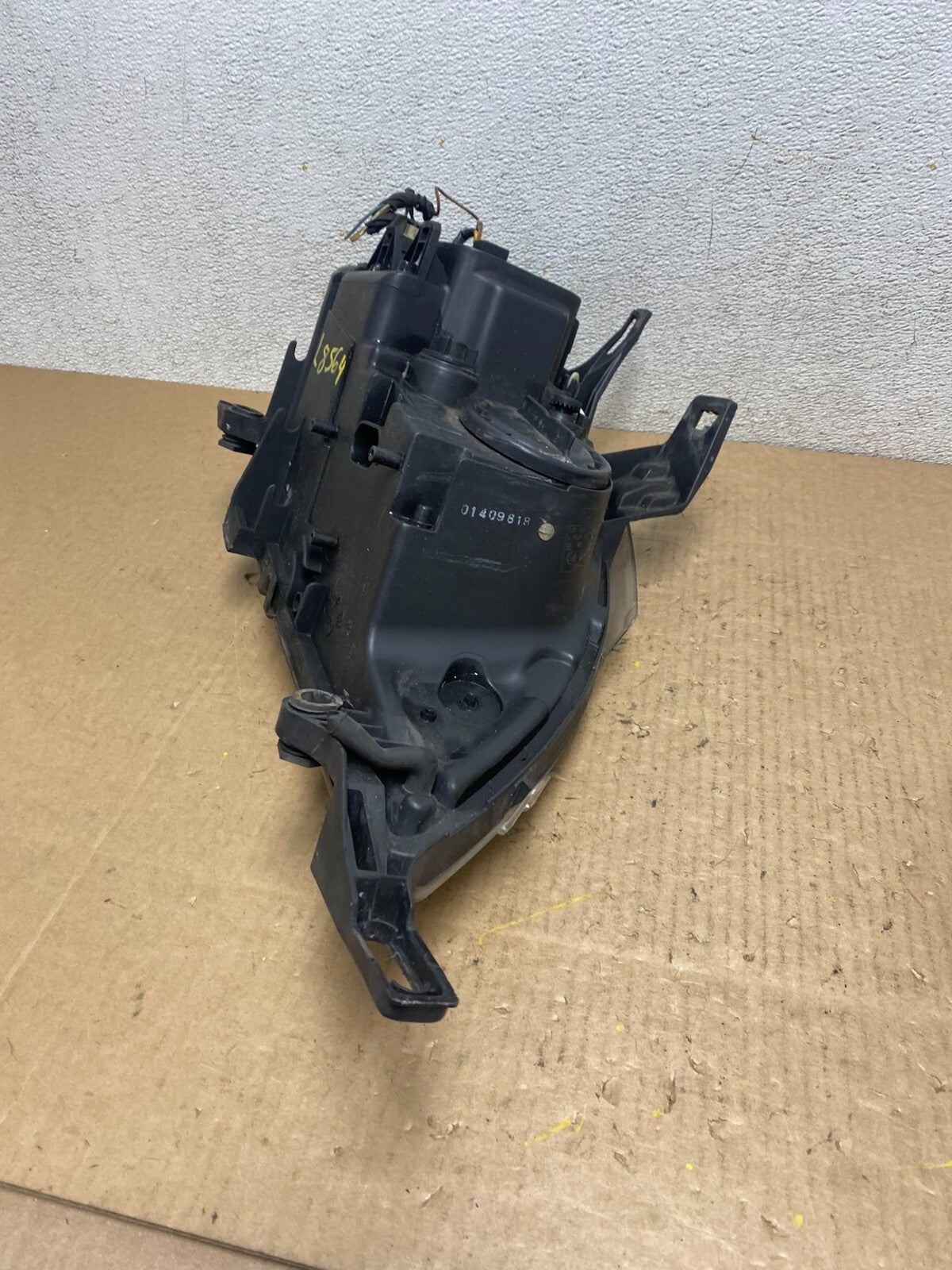 2002 - 2005 Mercedes ML ML350 ML500 Left Driver LH  Halogen Headlight L8564 DW9