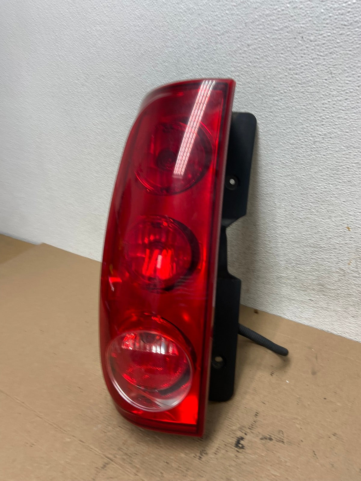 2007 to 2011 GMC Yukon Left Driver LH Side Tail Light AF4653 LK1