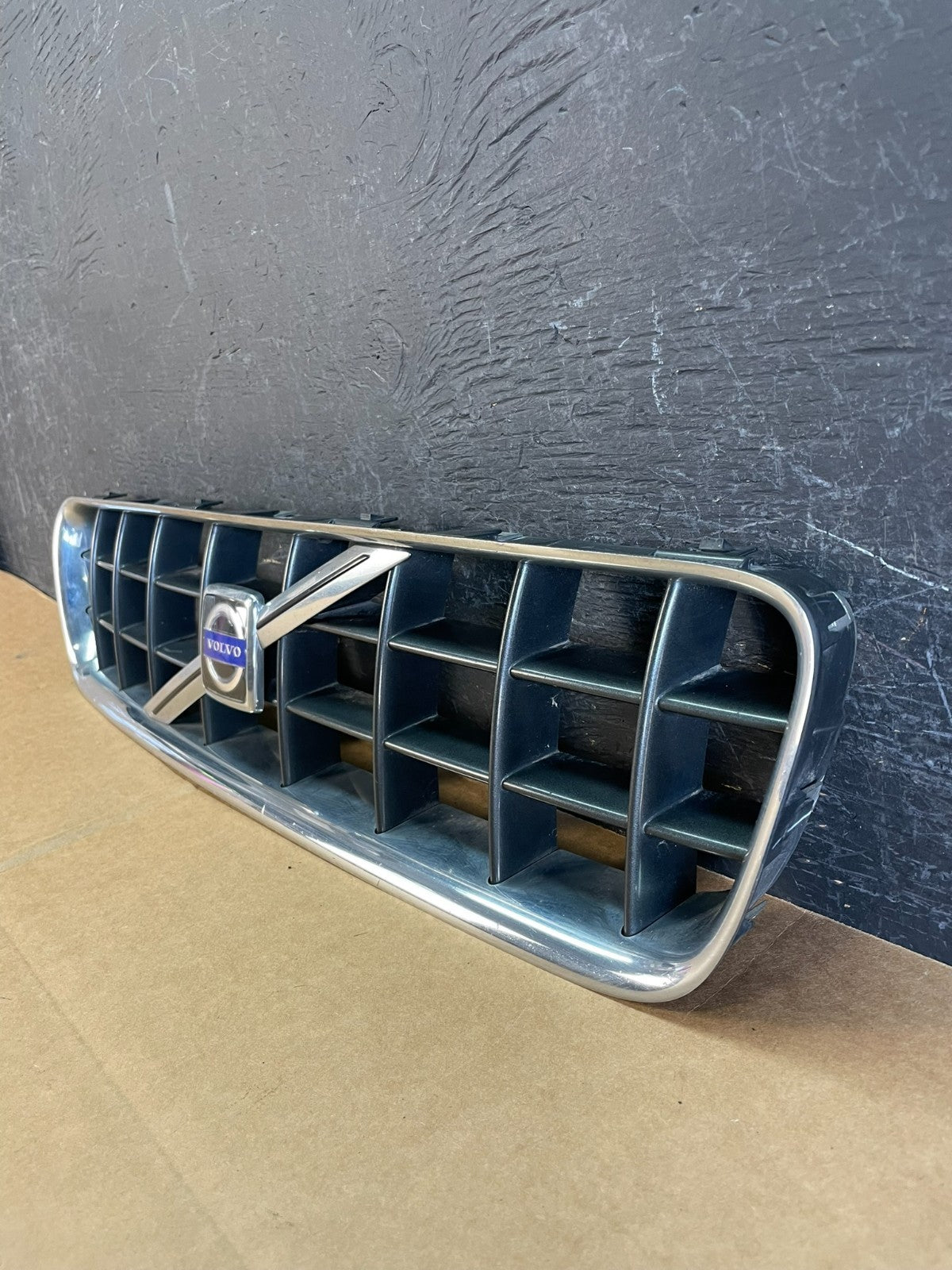 2003 to 2013 Volvo XC90 Front Upper Grill Grille AE0810 DG1