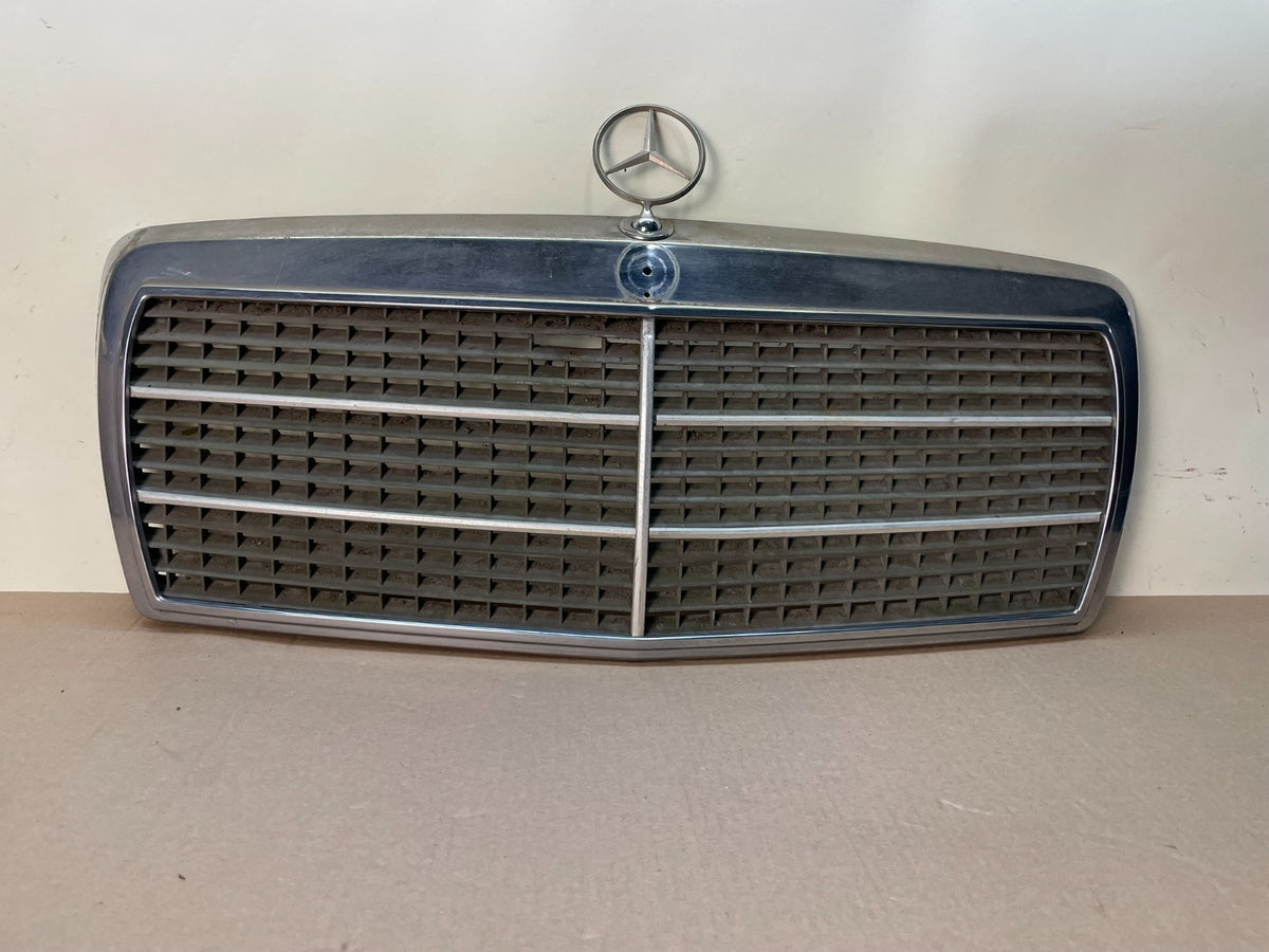 1986-1993 Mercedes-Benz 260E 300E 300TE 400E W124 Front Upper Grille AI8583 DG0