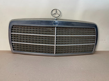 1986-1993 Mercedes-Benz 260E 300E 300TE 400E W124 Front Upper Grille AI8583 DG0