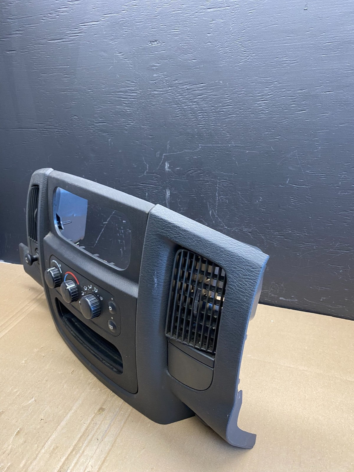 2002 to 2005 Dodge Ram Radio Climate Control Dash Air Vent Bezel Trim AB8775 DG2