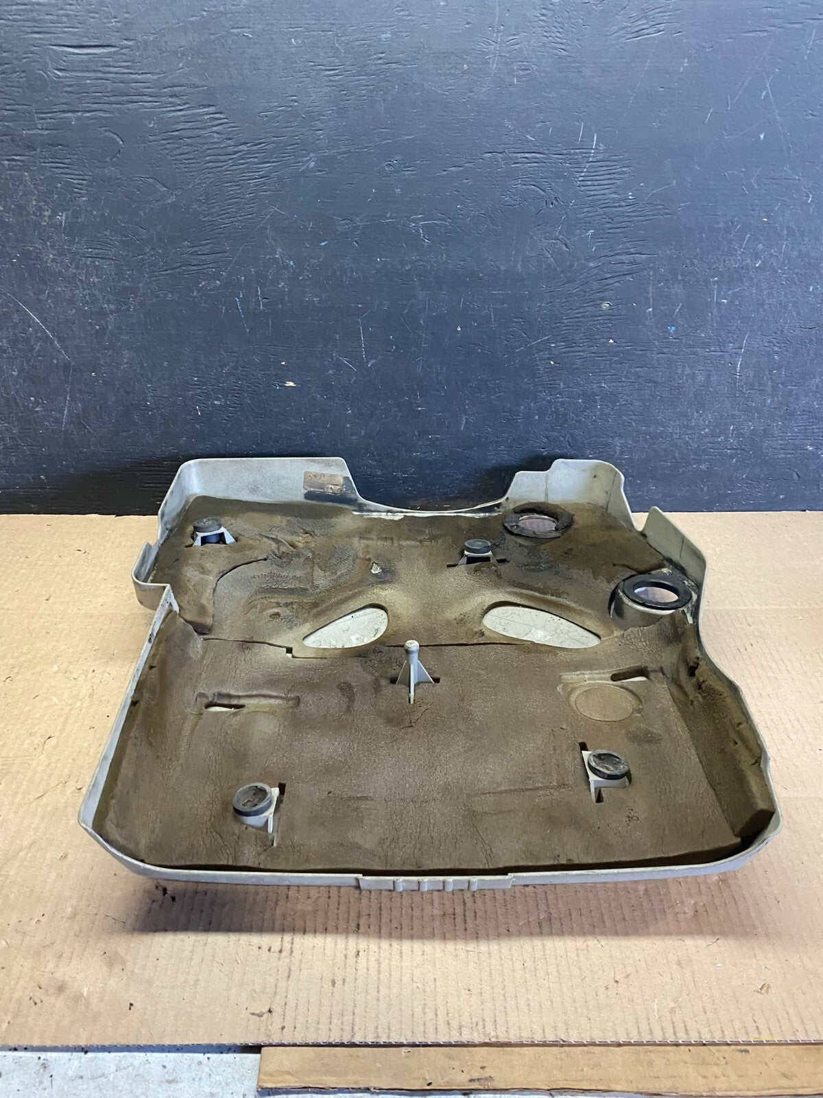 2004 to 2007 Cadillac CTS 3.6L Plastic Engine Cover Shield i3347 OEM DG14