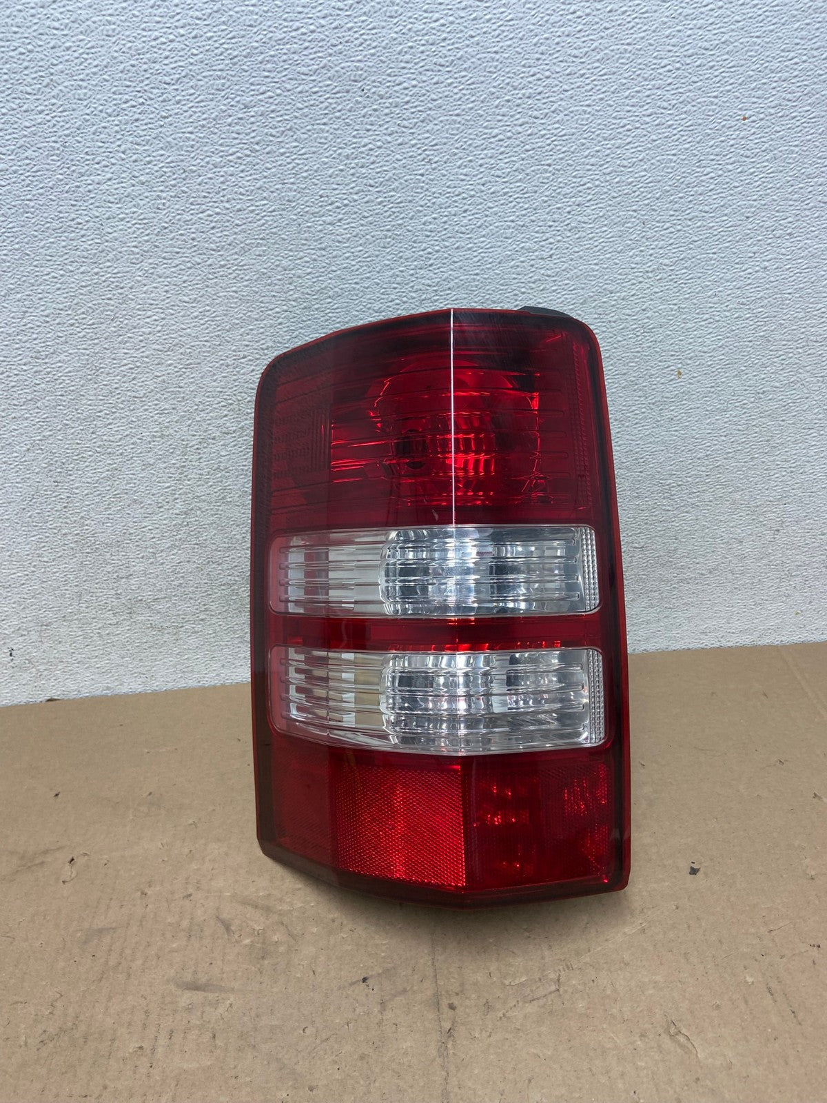 2008 to 2012 Jeep Liberty Left Driver Side Lh Tail Light AG4743 LK0