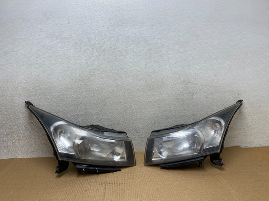2011 to 2015 Chevrolet Cruze Halogen Left+Right Set Headlights W3819 DW0