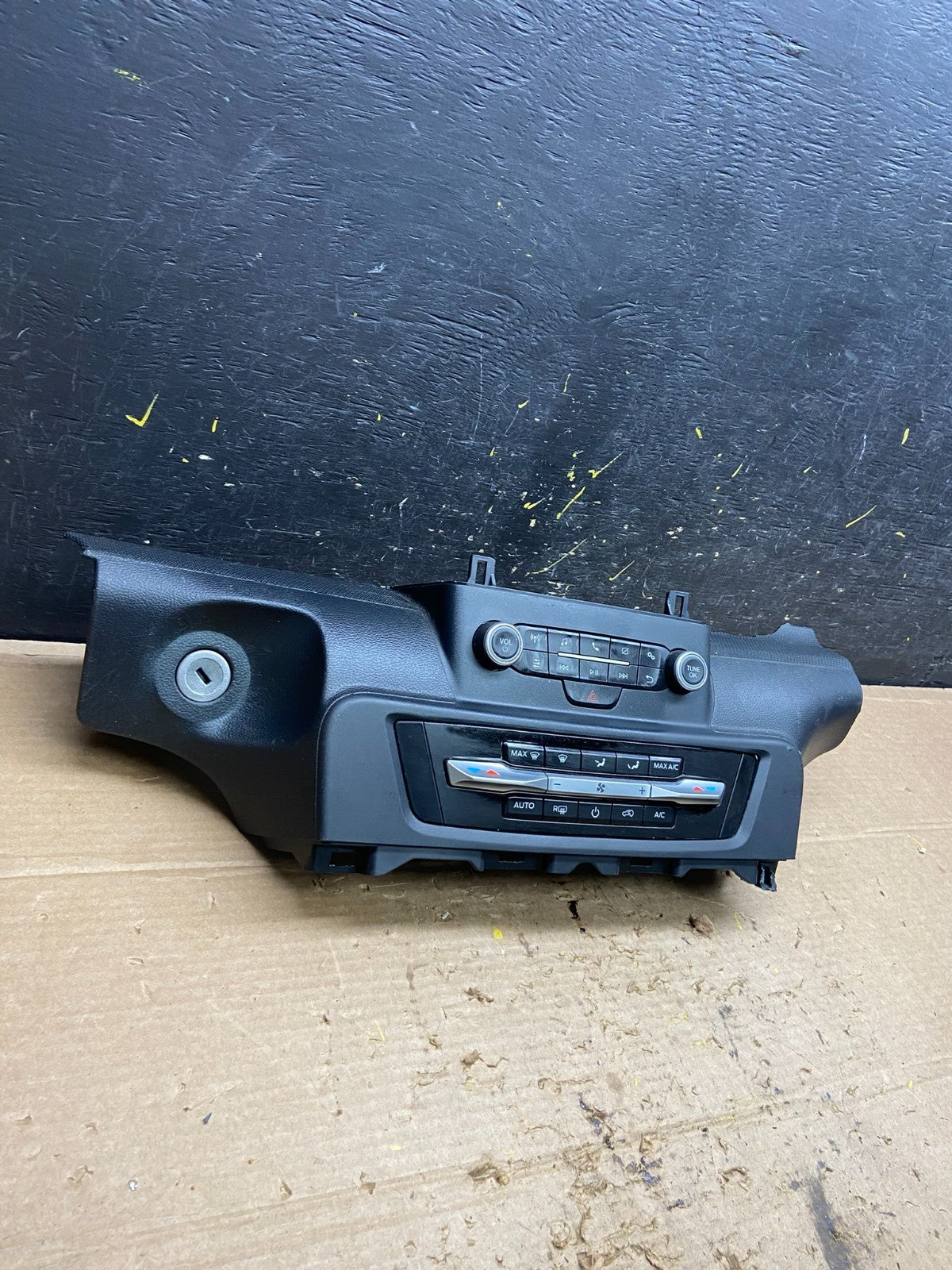 2020 to 2023 Ford Explorer Radio Climate Control Panel Trim x1118 DG1