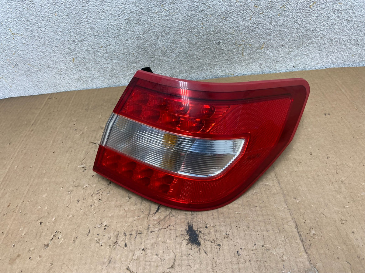 2007 to 2009 Lincoln MKZ Zephyr Right Passenger RH Side Tail Light AI9193 LK0