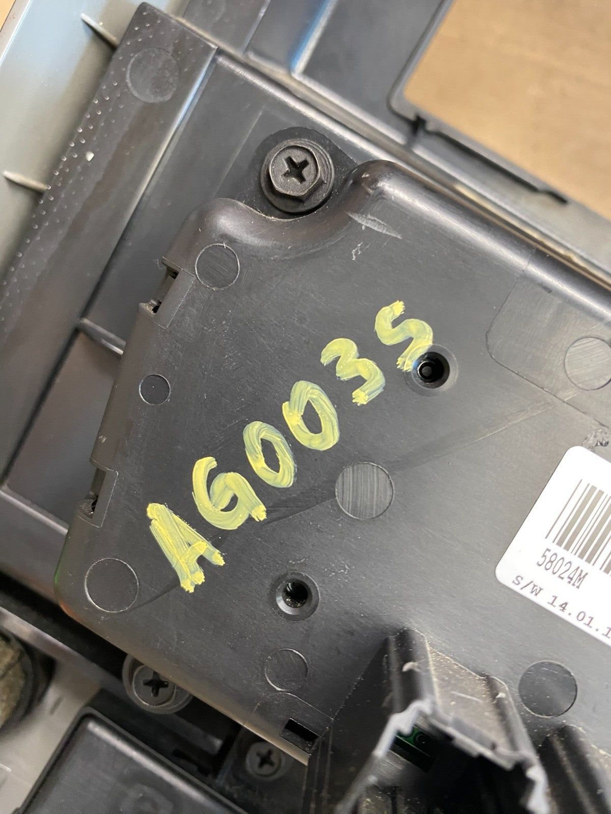 2008 to 2012 Jeep Liberty Dash Climate Temperature Control Radio Bezel AG0035 DG6