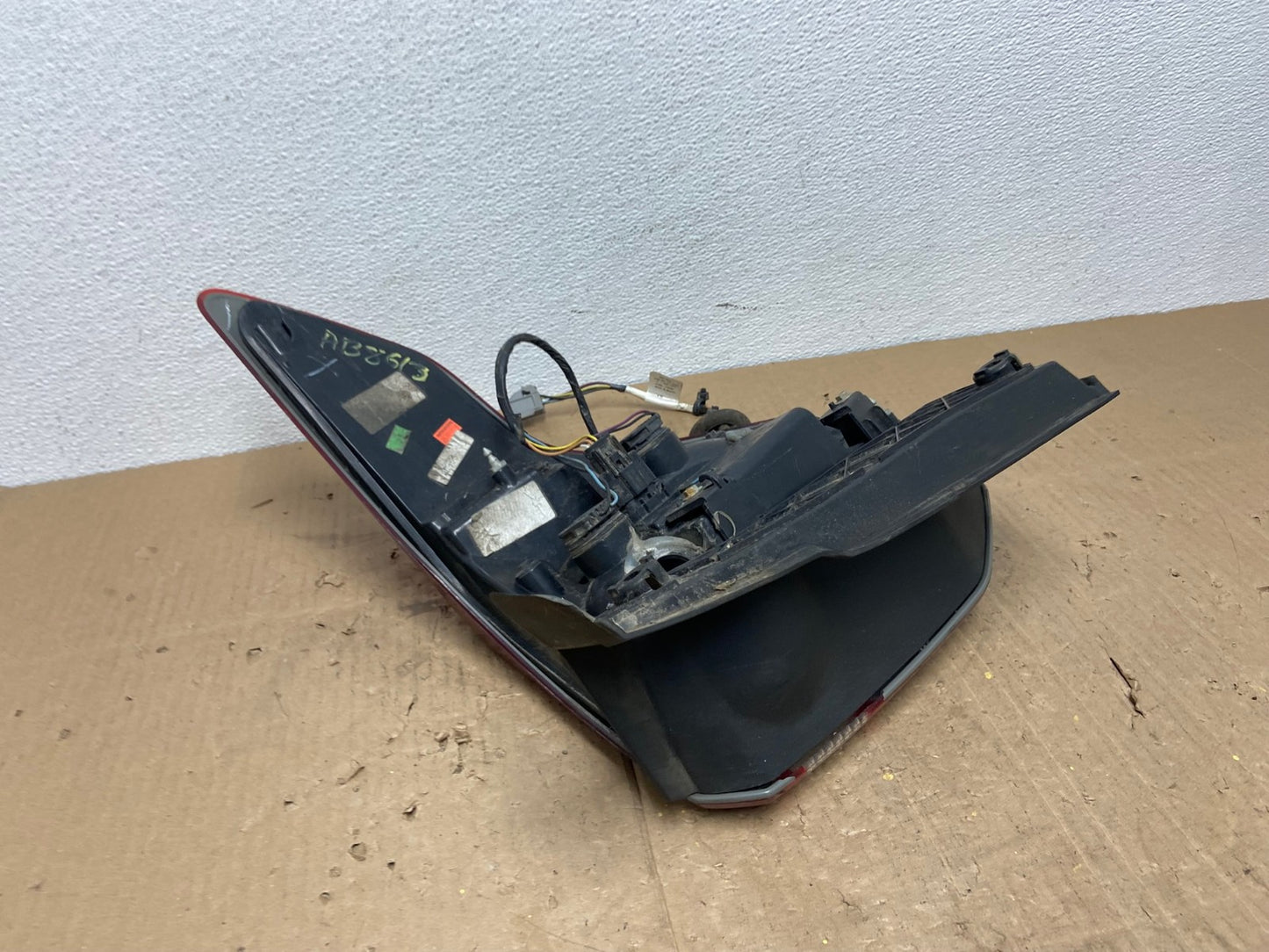 2016 to 2019 Ford Explorer Left Driver Lh Side Tail light OEM AB8613 LK6