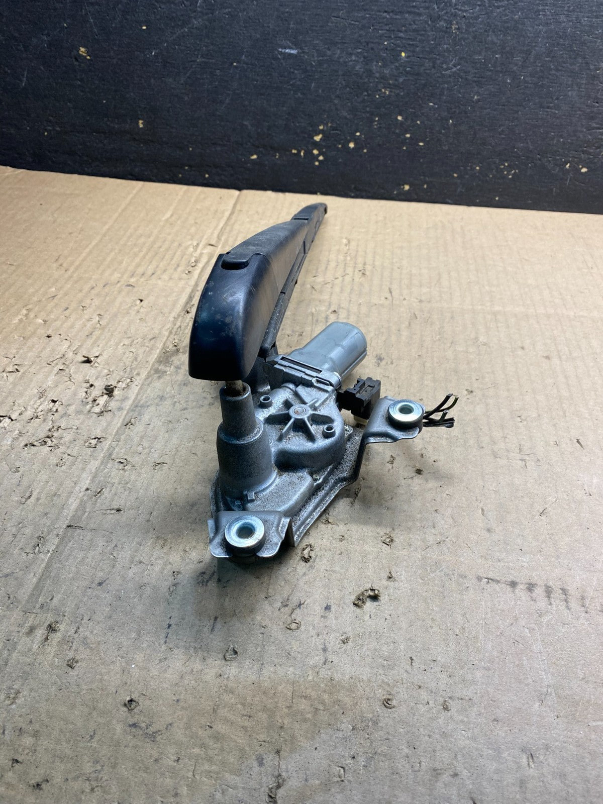 2014-2021 Dodge Durango  Tailgate Back Door Rear Wiper Motor Wiper AB0373 DG4